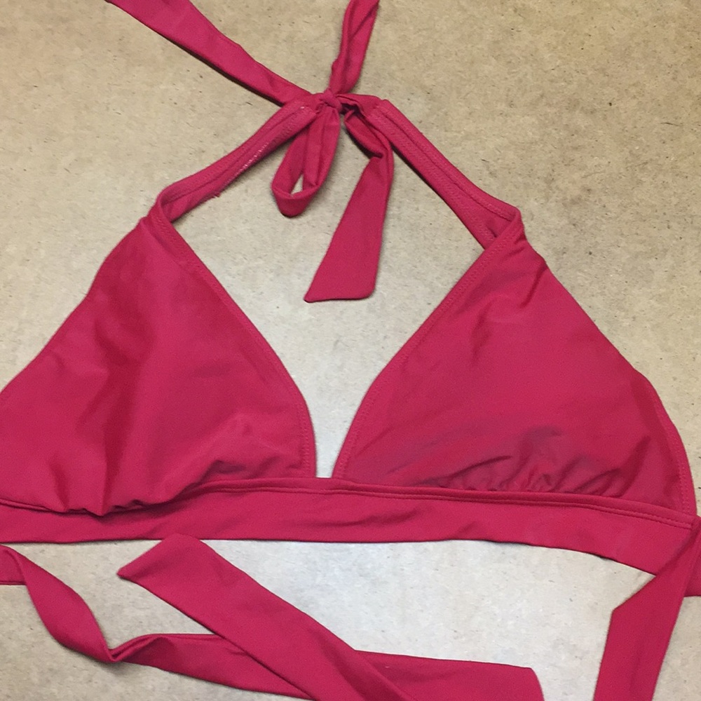 Red bikini top. Size large.